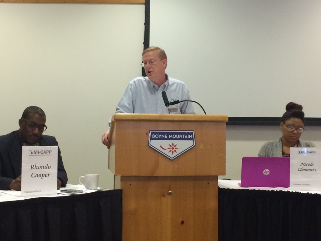 CranbrookHUB's tweet image. The @MichiganCAPP members are being welcomed by #BoyneCity, City Manager Michael Cain.