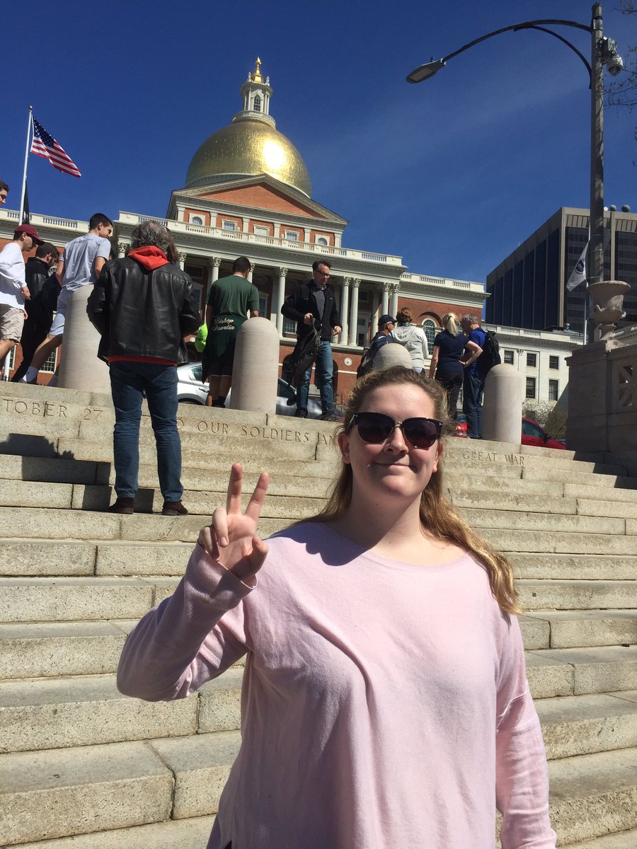 KryaANDMerb's tweet photo. Point F beacon hill, formal signal stop, use to be a pond near Quincy market, homes near beacon hill cost 1-4million https://t.co/8iRnUpwmWW