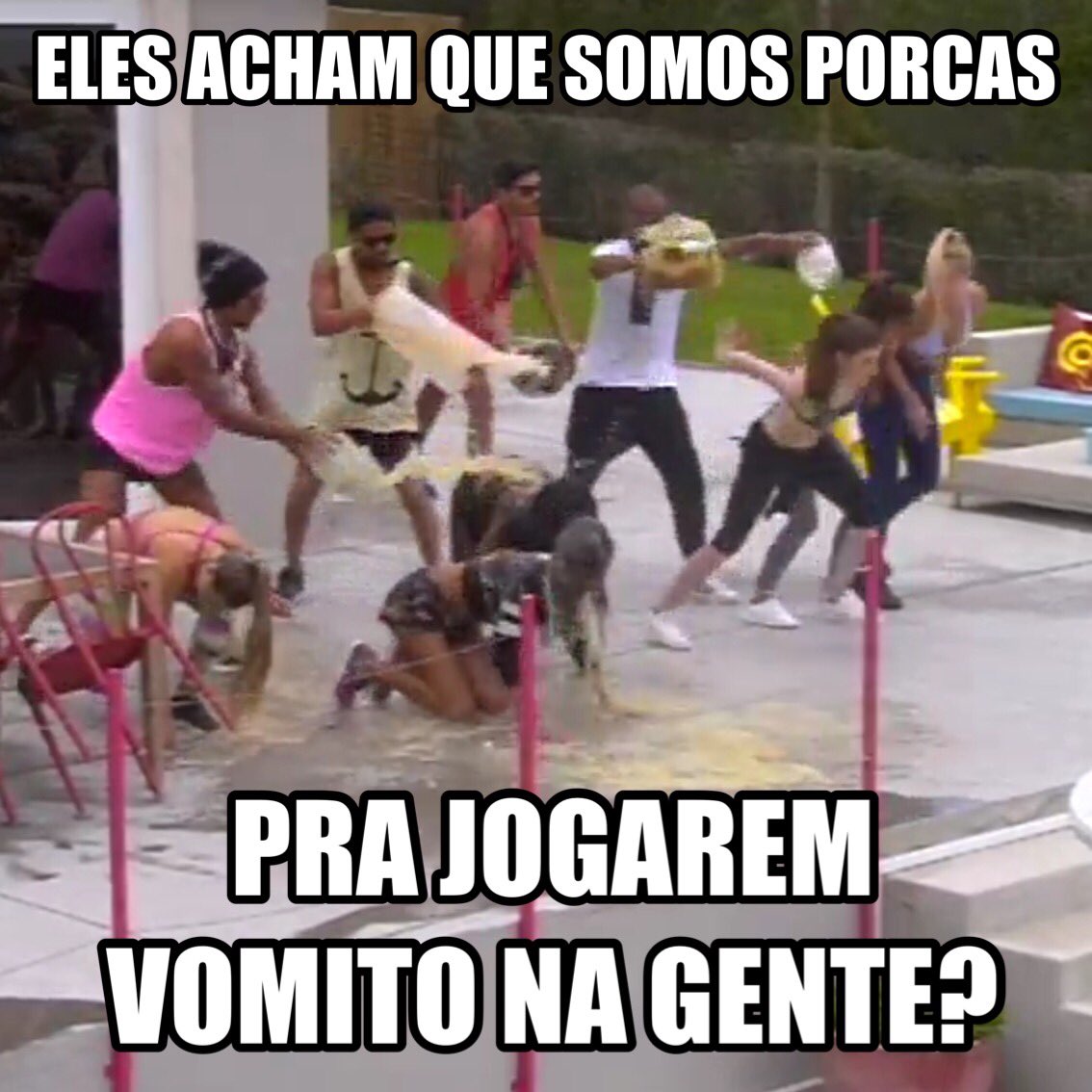 MemesRealitys's tweet photo. Aquele momento em que vomitam pra cima de ti enquanto tás a treinar. 🍵🤕🤒💩 #loveontoptvi https://t.co/LzVtcjMAQz