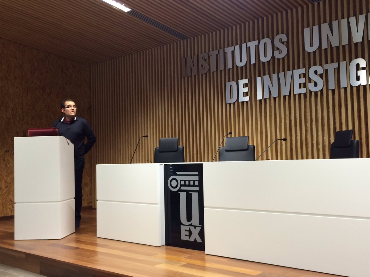 pablogarguez's tweet photo. Ahora hablando de #ultrasonidos con @toloJimnez en la reunión del instituto de investigación #IproCar @danitheyoz https://t.co/92il1STl8q