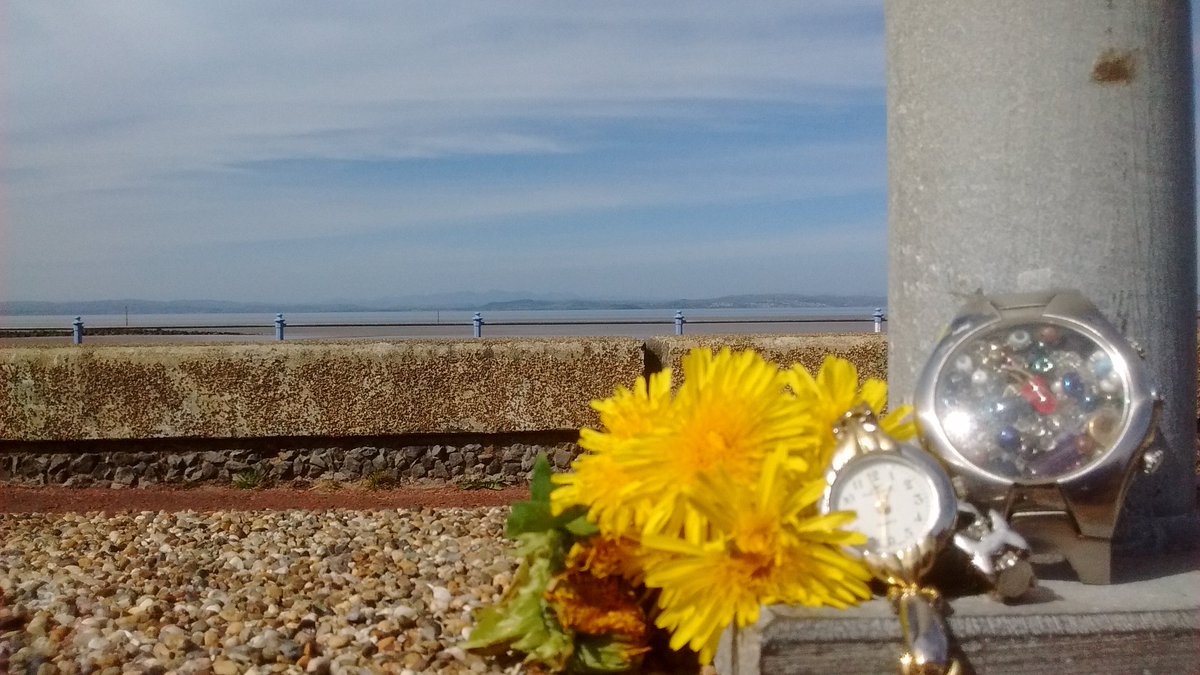vgkits's tweet photo. Fantastic #MorecambeClocks day with @purplehaze1 &amp; Pepe at #exchangecic now have a physical design for #SunsetClock https://t.co/8brkSLfnAe