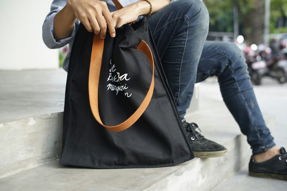 Jangan lupa pulang ya.

RUCI Art Space
11 am - 7 pm
#rumahantonismael