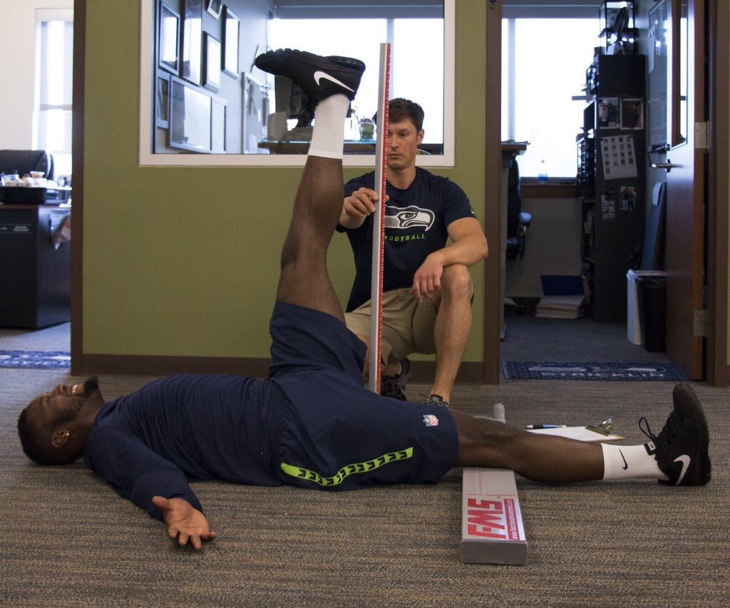 FunctionalMvmt's tweet image. Championship runs require a championship offseason. The @Seahawks start their 2016 journey with the FMS.