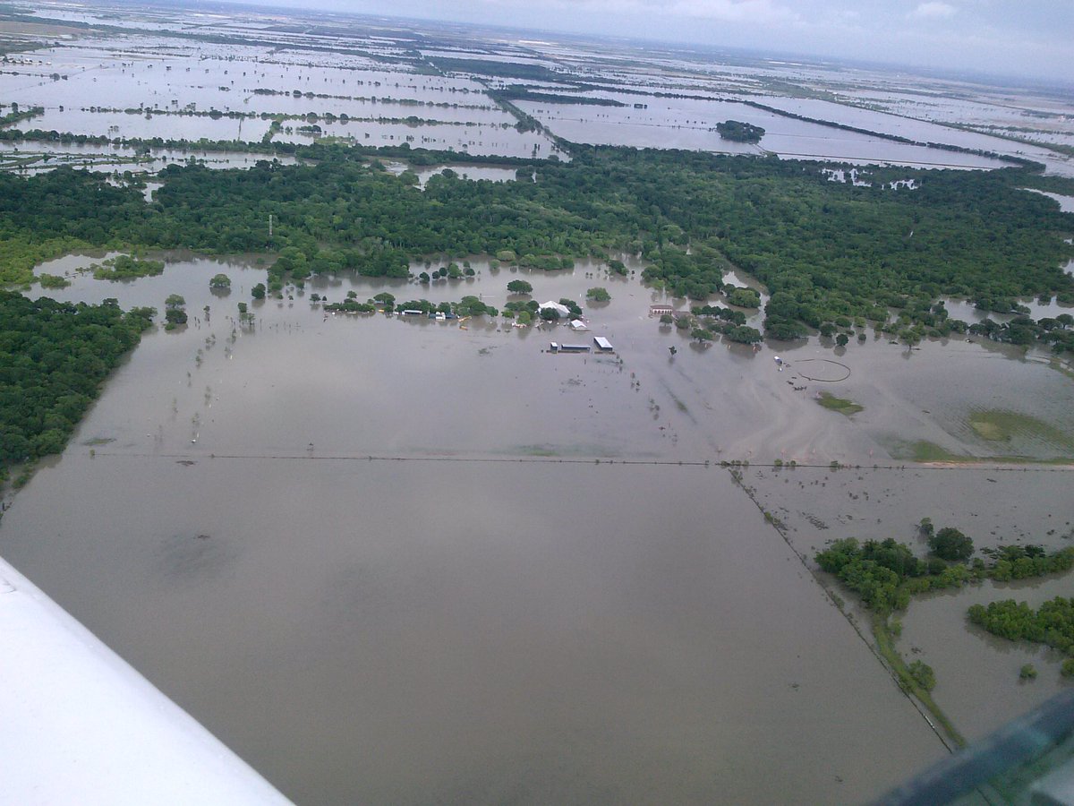 WSGClays's tweet photo. @wsgclays flood. Thankful for @TexasGameWarden and @SabinoCompTech.  Blessed by many friends.  Will reopen soon. https://t.co/Sa5zEOxJ6W