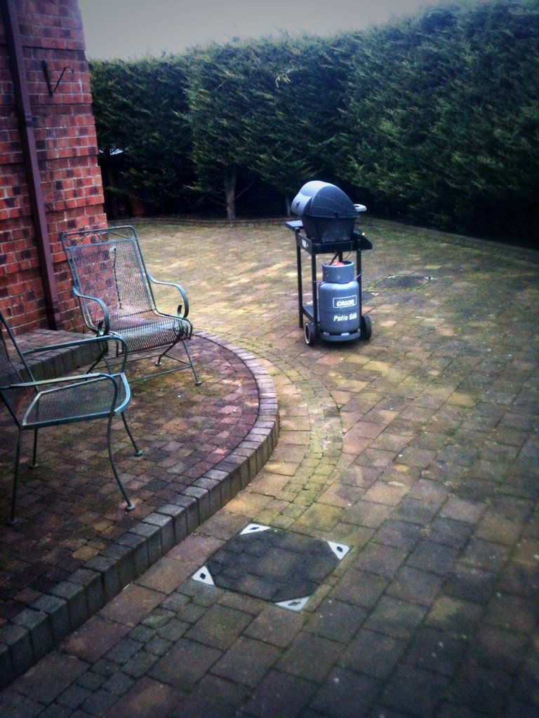 jmsbelfast's tweet photo. Power washing :) Ready for the BBQ https://t.co/0ekKyg5rUC #Belfasthour https://t.co/lTMX38QUDg