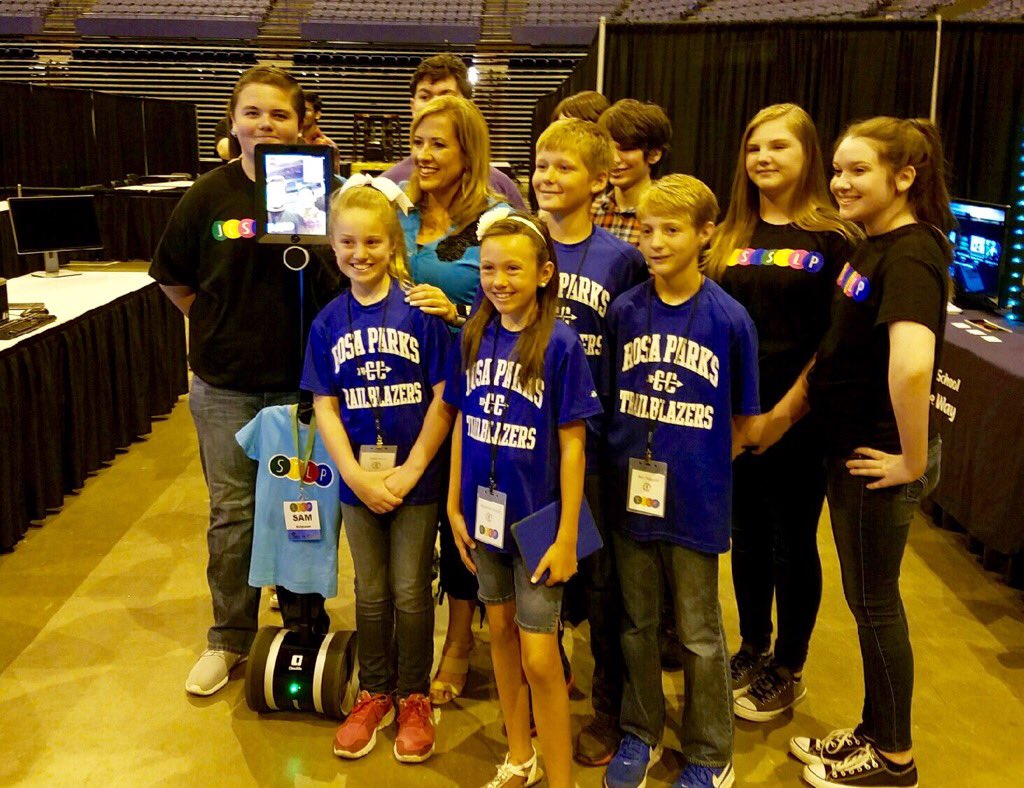 WKYT's tweet photo. These Lexington students are learning through technology. @DeAnnStephens is at Rupp Arena with more next on WKYT. https://t.co/sqaBHWTsid