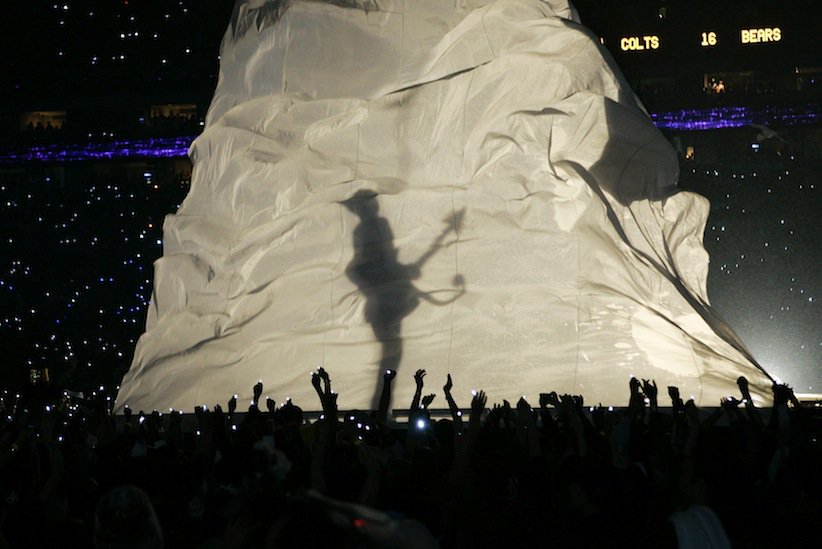 macleans's tweet image. Why the 2007 Super Bowl was an act of peak Prince: ow.ly/4mXqiF