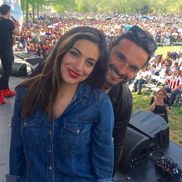 SanchezLituania's tweet photo. La pareja más bella del mundo... ❤👫 @anabrendac @ivansanchezz_ #TBT https://t.co/iRHgrZjjTE