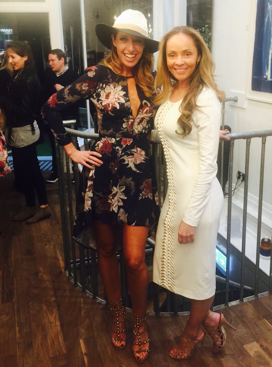 Loving <a href="/GinaConwayAveda/">Gina Conway Aveda</a> #fulham #salon #spa #bombshellevent with beautiful <a href="/robertawhitney/">Roberta Whitney</a> 👯