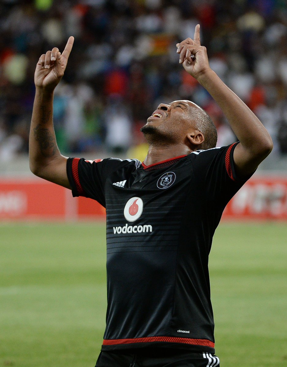 Soccer_Laduma's tweet photo. Pirates current strikers this season
Ndoro: 14 games - 9 goals
Gabuza: 15 - 2
Majoro: 19 - 1
What are your thoughts? https://t.co/B7BHpXRa8s