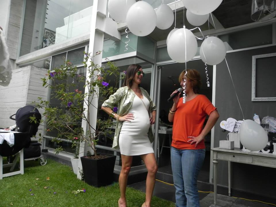 festababymx's tweet photo. @MamaBeaute Un #BabyShower con estilo el de la modelo Alejandra Oates donde #FestaBaby se encargó de la diversión. https://t.co/Fc6VqQ5T0K