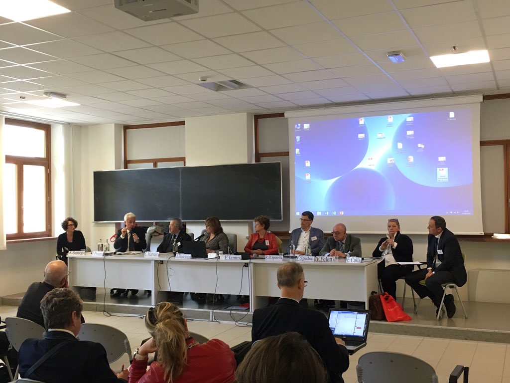 archivetro's tweet photo. #Didamatica2016: Formazione, alternanza scuola lavoro e tanto altro! #scuola
@AICA_1961 @MilaSpicola @SGInnovazione https://t.co/cffKBYgyBs
