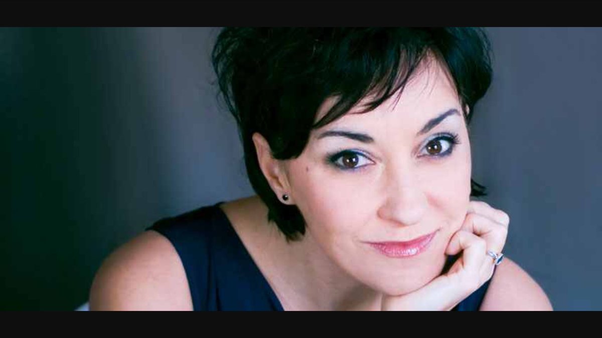 KevinWilsonPR's tweet image. Ready for her CLOSE UP, Mr De Mille. I will be cheering on @RiaJones67 from the front row of the stalls tonight!!