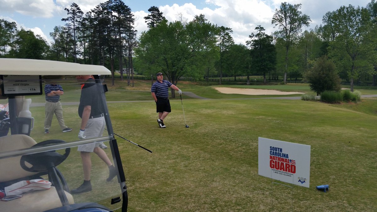 SCFootballHOF's tweet image. #SCFHOF16 #GolforGun w/ @coach_jeffscott @Rip1Phillips @markscfhof @SCNationalGuard  @playgreenvalley