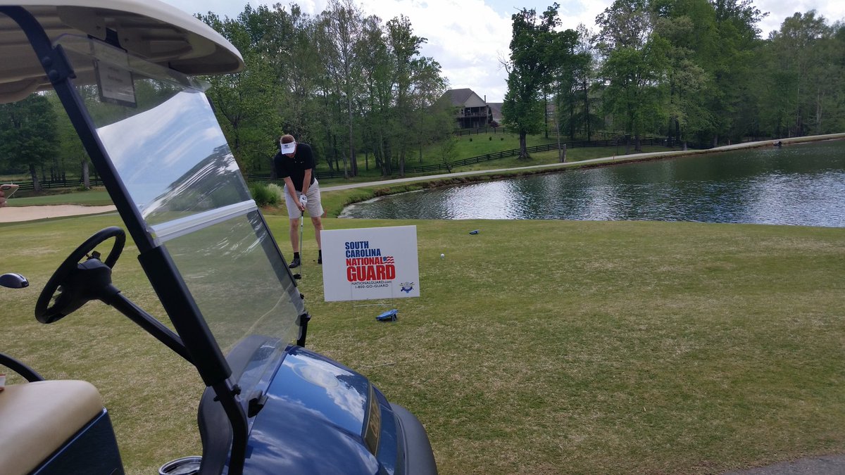 SCFootballHOF's tweet image. #SCFHOF16 #GolforGun w/ @coach_jeffscott @Rip1Phillips @markscfhof @SCNationalGuard  @playgreenvalley