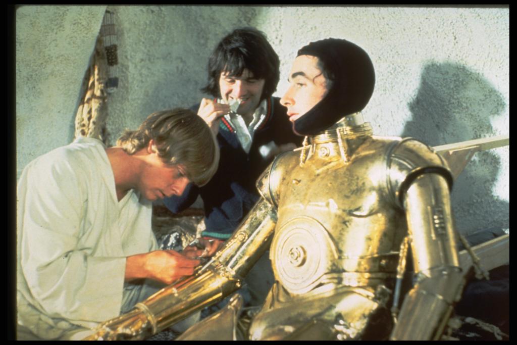 starwars's tweet image. #ThrowbackThursday: For @ADaniels3PO's sake, it's a good thing @HamillHimself didn't get his wires crossed.
