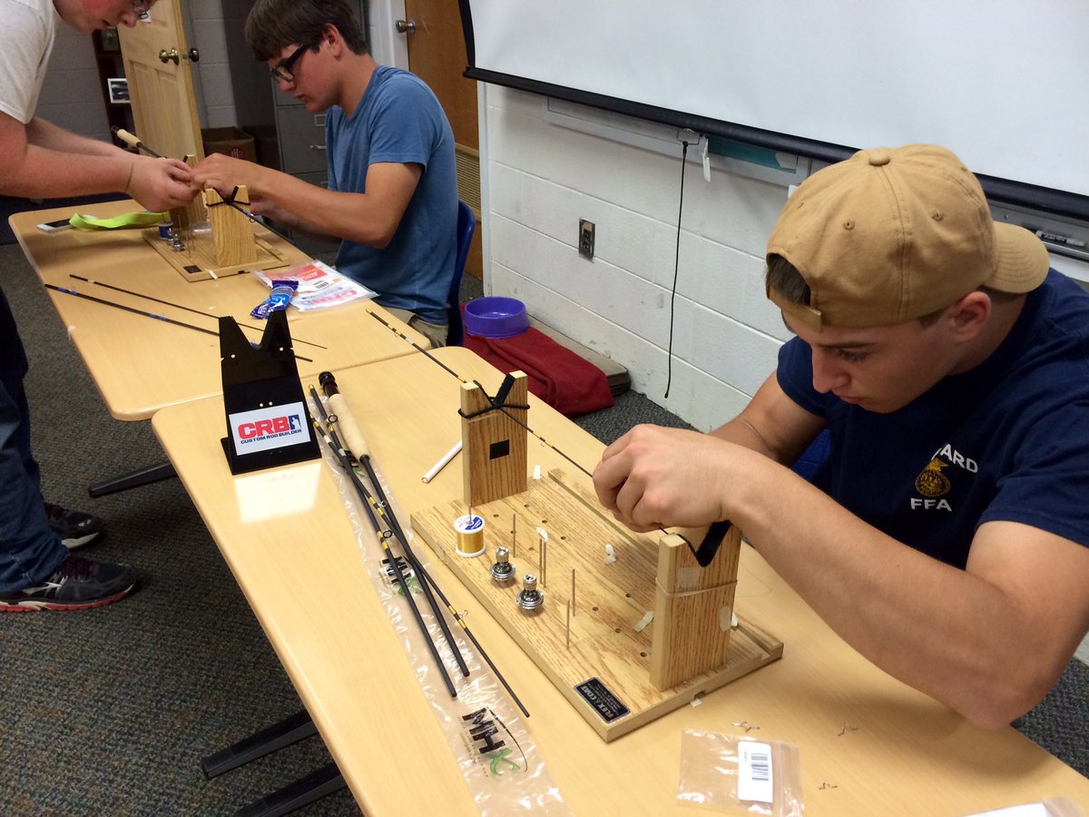 SarahRRhymer's tweet photo. Environmental/Natural Resources class have almost completed their fishing rods. #fish #inmyclass https://t.co/8H8mIBAYUG