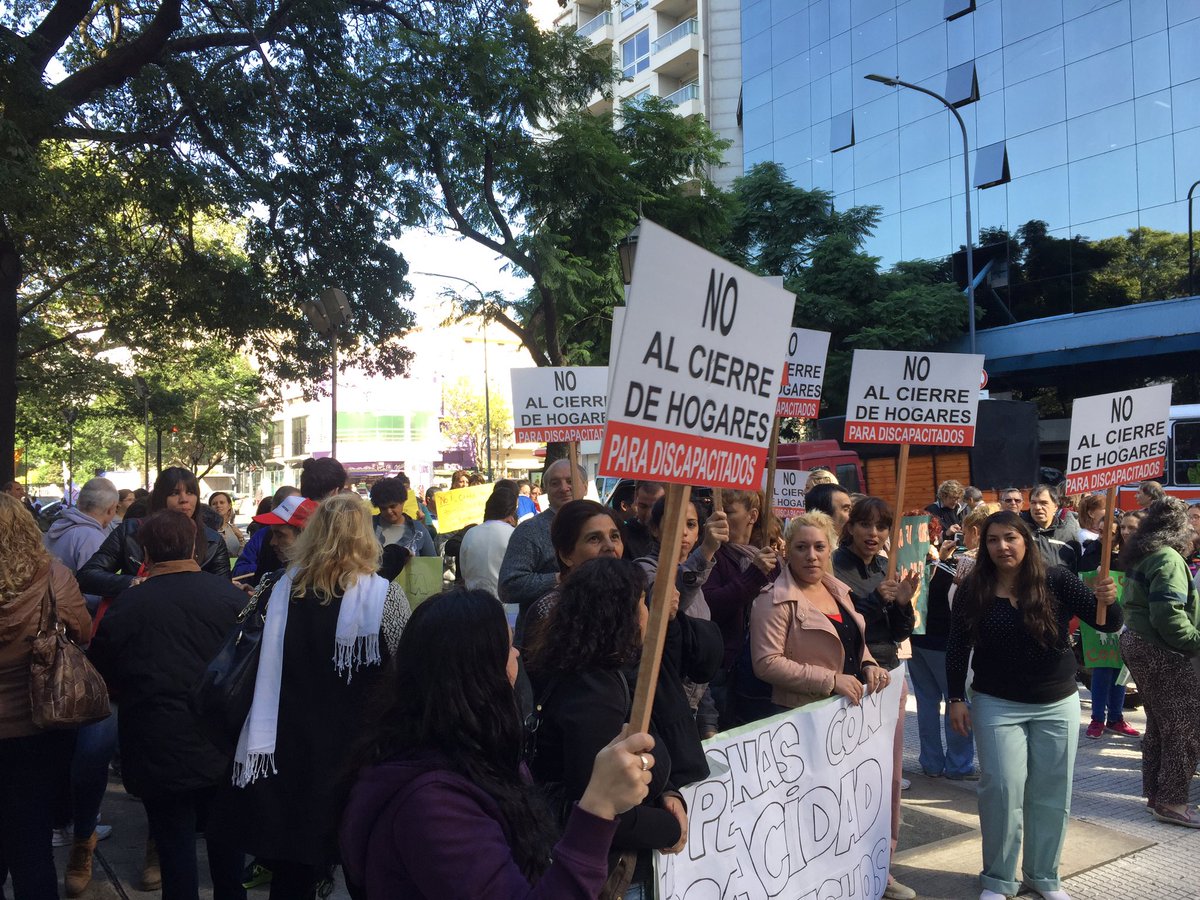 TfedeW's tweet photo. Hoy en el ministerio de salud,  NO AL CIERRE DE LOS HOGARES @marquitospena https://t.co/IHUTOzWsig