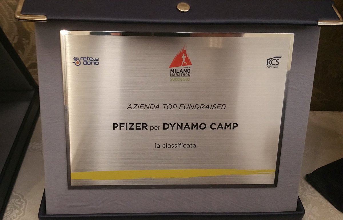 Retedeldono's tweet photo. #TopFundraiserAwards Categoria Aziende. Vince Pfizer per @DynamoCamp #charityprogram #milanomarathon https://t.co/zbJNAZ93dq
