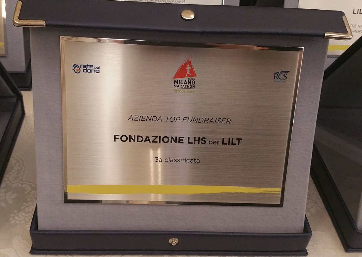 Retedeldono's tweet photo. #TopFundraiserAwards Categoria Aziende. Vince Pfizer per @DynamoCamp #charityprogram #milanomarathon https://t.co/zbJNAZ93dq