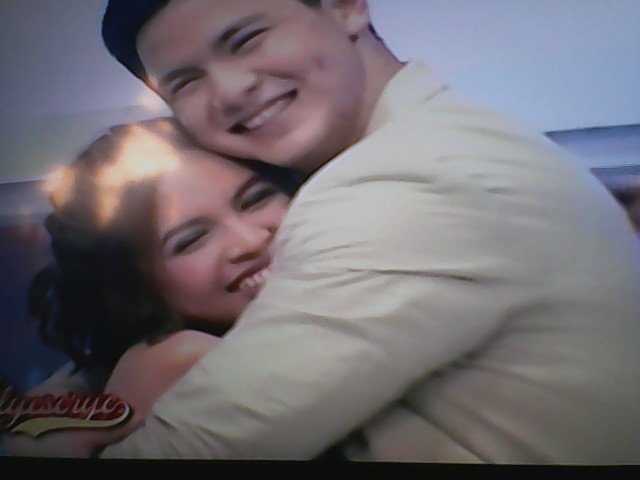 ALDENPHILS's tweet photo. Retweet this dabarkads if you really love @aldenrichards02 &amp; @mainedcm  #ALDUBAkingMahal https://t.co/s10phUAPg6