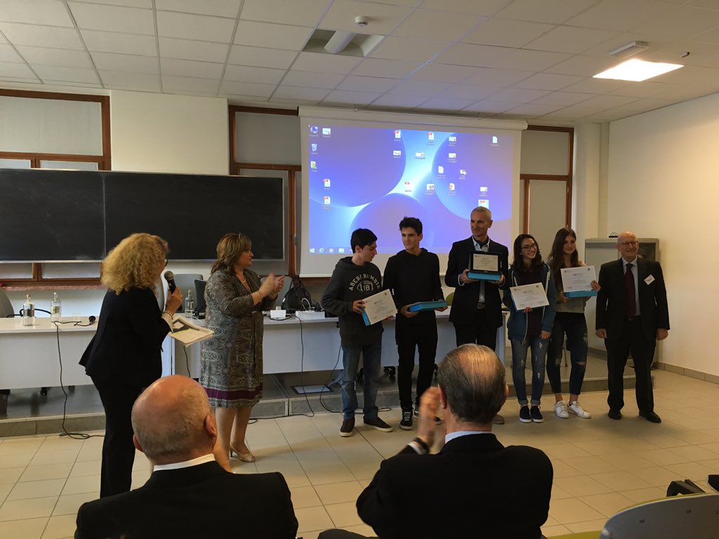 archivetro's tweet photo. #Didamatica2016
Premia i #WebTrotter
1* Verona
2* Ancona
3* Torino
@AICA_1961 @MilaSpicola @chefuturo @SGInnovazione https://t.co/eIBHTkmNnI