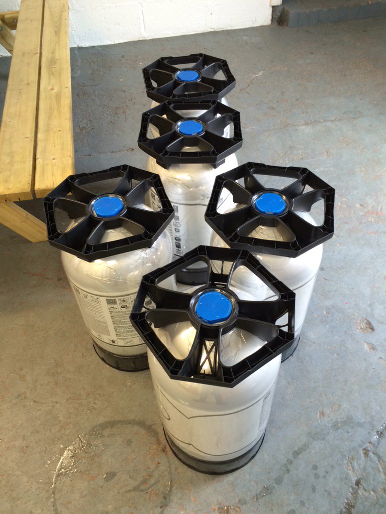 8ArchBrewing's tweet photo. Plenty more @KeyKeg filled today with our awesome pale #Parabolic - tasting super good! #Dorset #8arch https://t.co/44UXWAntUw