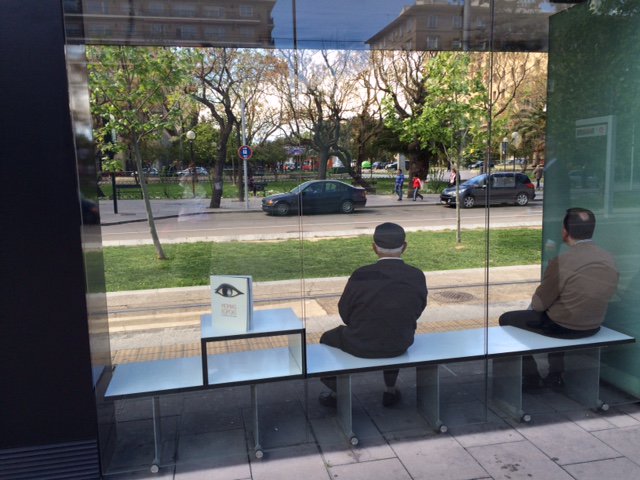CaixaForum's tweet photo. ¡Encuentra nuestros catálogos de #CaixaForumZGZ repartidos por la ciudad y #adoptaunlibro! https://t.co/CwAnpNzIPP