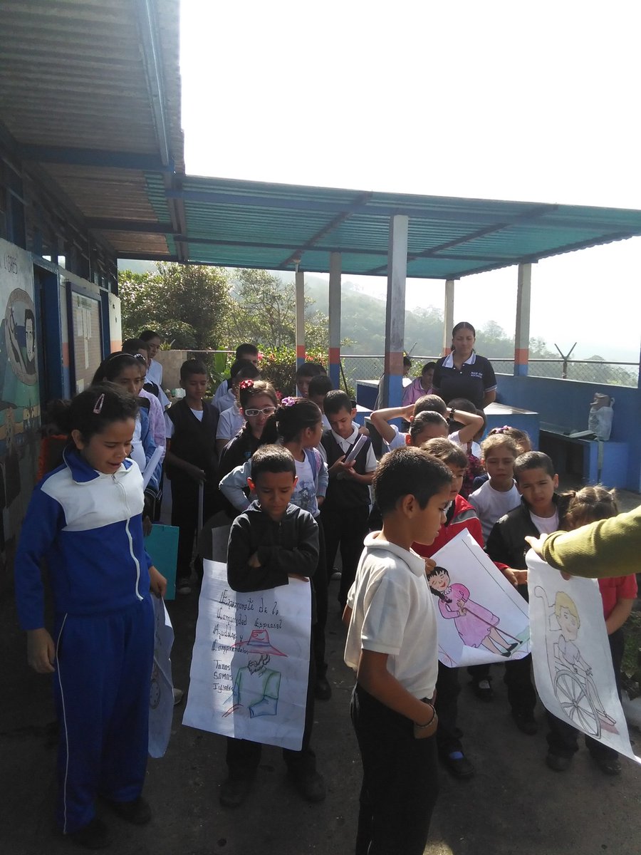 ESCUELAVENEGARA's tweet photo. @SalaSjauregui @carloschaconlg @ESCUELAVENEGARA Actividades ENAMORATE DE EDUCACION ESPECIAL https://t.co/CBTjV5P119
