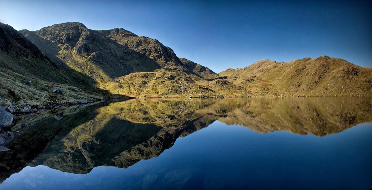 HillsDistant's tweet photo. Some days every second draws you into the very heart of what its all about @Cumbria @NotJustLakes @HillsDistant https://t.co/ZGFsQsnwTc