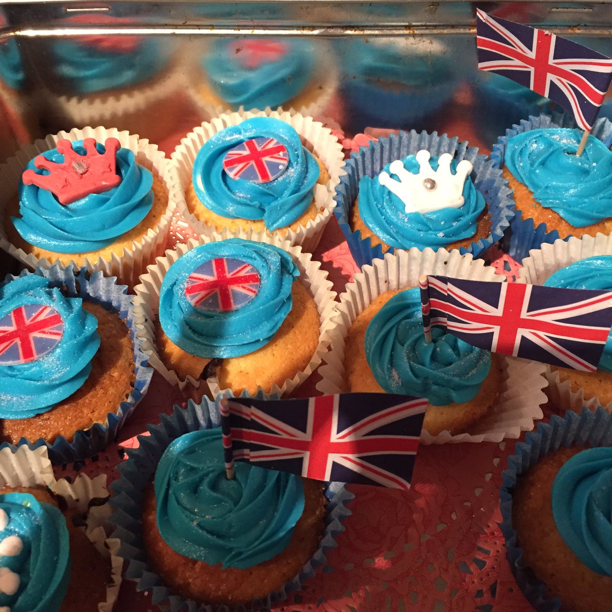 SmartRasp2's tweet image. Happy Birthday, Your Majesty!