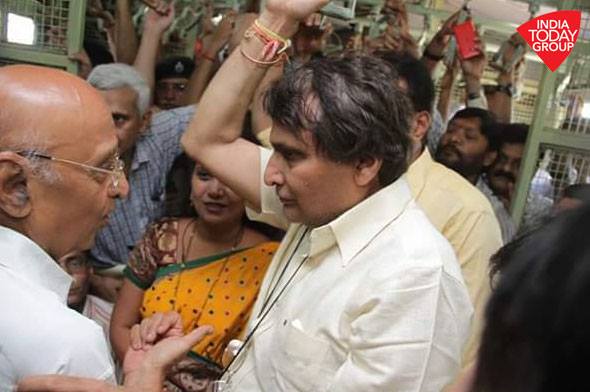 When 'Prabhu' (Suresh Prabhu) lives the life of common man for a day! #ITPhotoblog