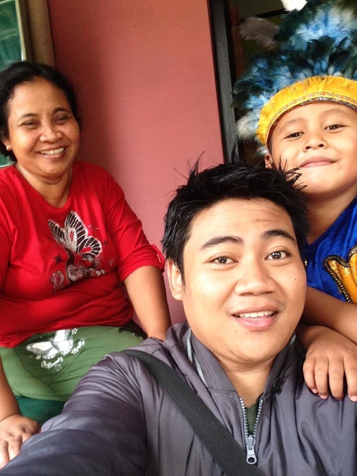 Perempuan SUPER HEBAT Indonesia, ibu aku sendiri. Selamat Hari Kartini 2016! Terima kasih banyak.