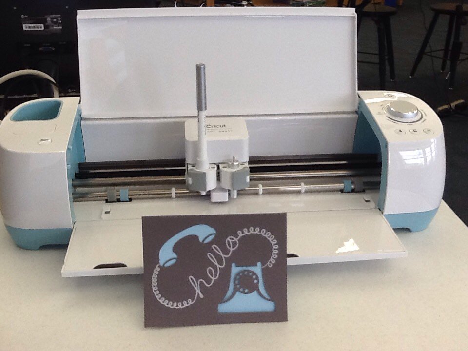 poncelet_m's tweet photo. Hello Cricut #KMMSMaker @KmKrell https://t.co/wsWcQSZdcG