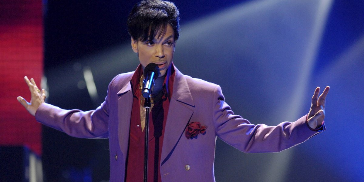 HuffPost's tweet image. BREAKING: Music icon Prince dead at 57 huff.to/1r28M2v