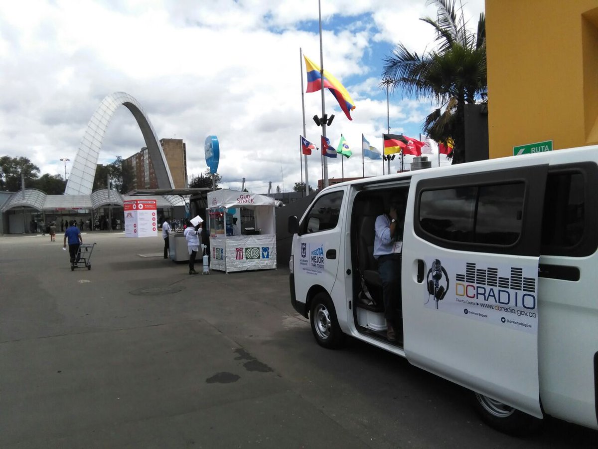 BogotaParticipa's tweet photo. #IdpacPresente en @FILBogota con @dcRadioBogota, agenda cultural y entrevistas exclusivas. #YaEstásParticipando https://t.co/MDUX5vXBjv