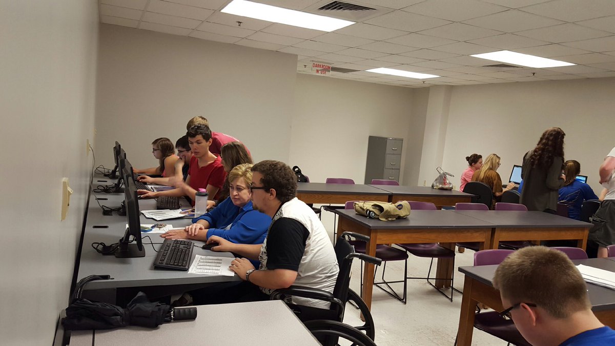 Music_at_MSU's tweet photo. Helping a great group of new MTD students register for their fall classes! #MuchMoreMTD https://t.co/3dzCPYKuLL