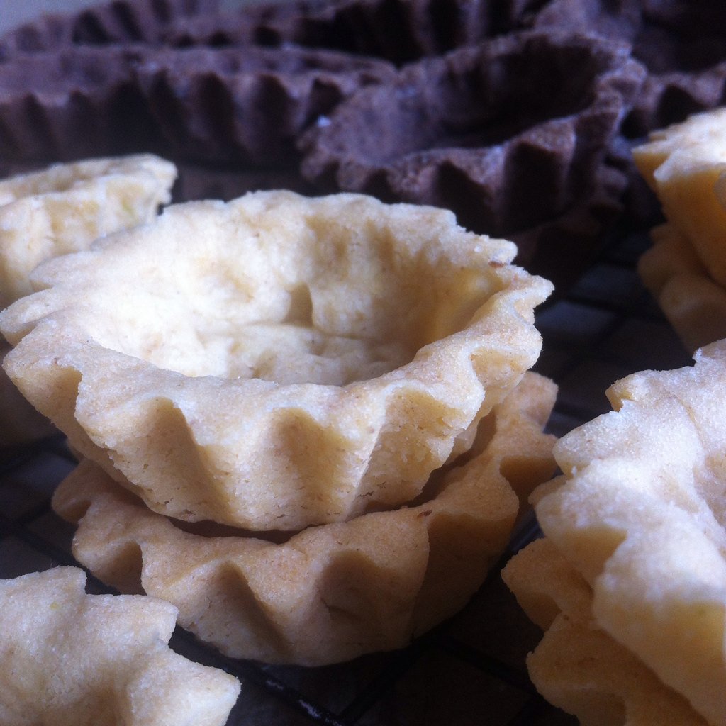 PatagoniaBakery's tweet photo. #minipies de 🍌 y chocolate https://t.co/XJ2Bu1PaK2