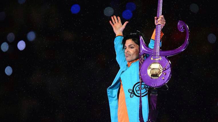 clackersmac's tweet image. Musician Prince Dies Aged 57 - Reports TMZ news.sky.com/story/1682973/…