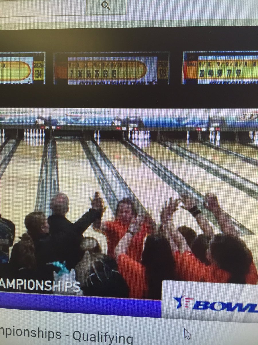 UPIKE_Success's tweet photo. @UPIKE_WBOWL chants "come on Jenna" @hot_iron09 #GoBears #GetStrikes https://t.co/S591EKKo68