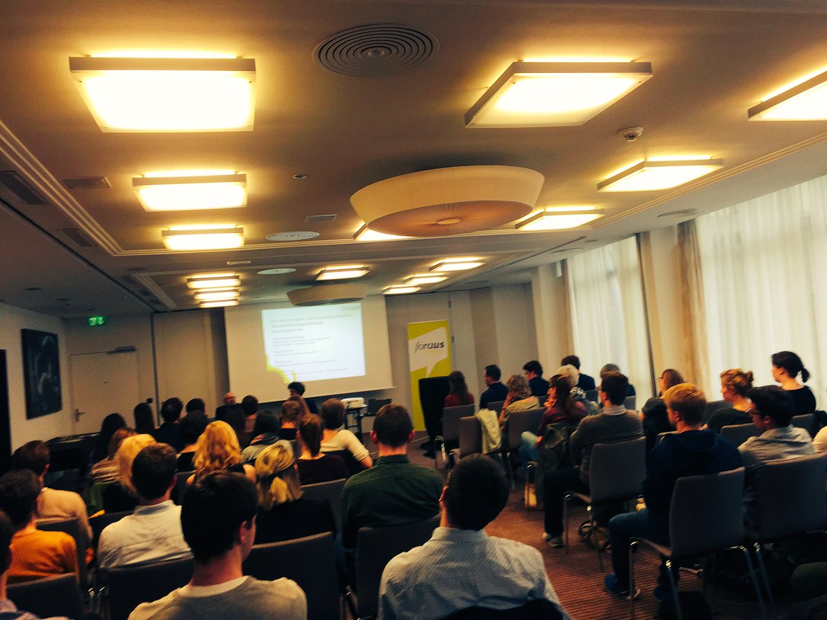 foraus's tweet photo. Viele Besucher beim Podium in Luzern. Die kontroverse Debatte ist lanciert! #sicherheitspolitik https://t.co/vZRuzaAitr