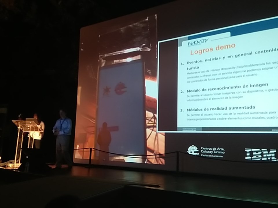 antaipt's tweet photo. La tecnología puede fallar, la cinta americana no, #muyFan @InnoveryES #CACTLanzarote #turismocognitivo https://t.co/T0VHQrShBK