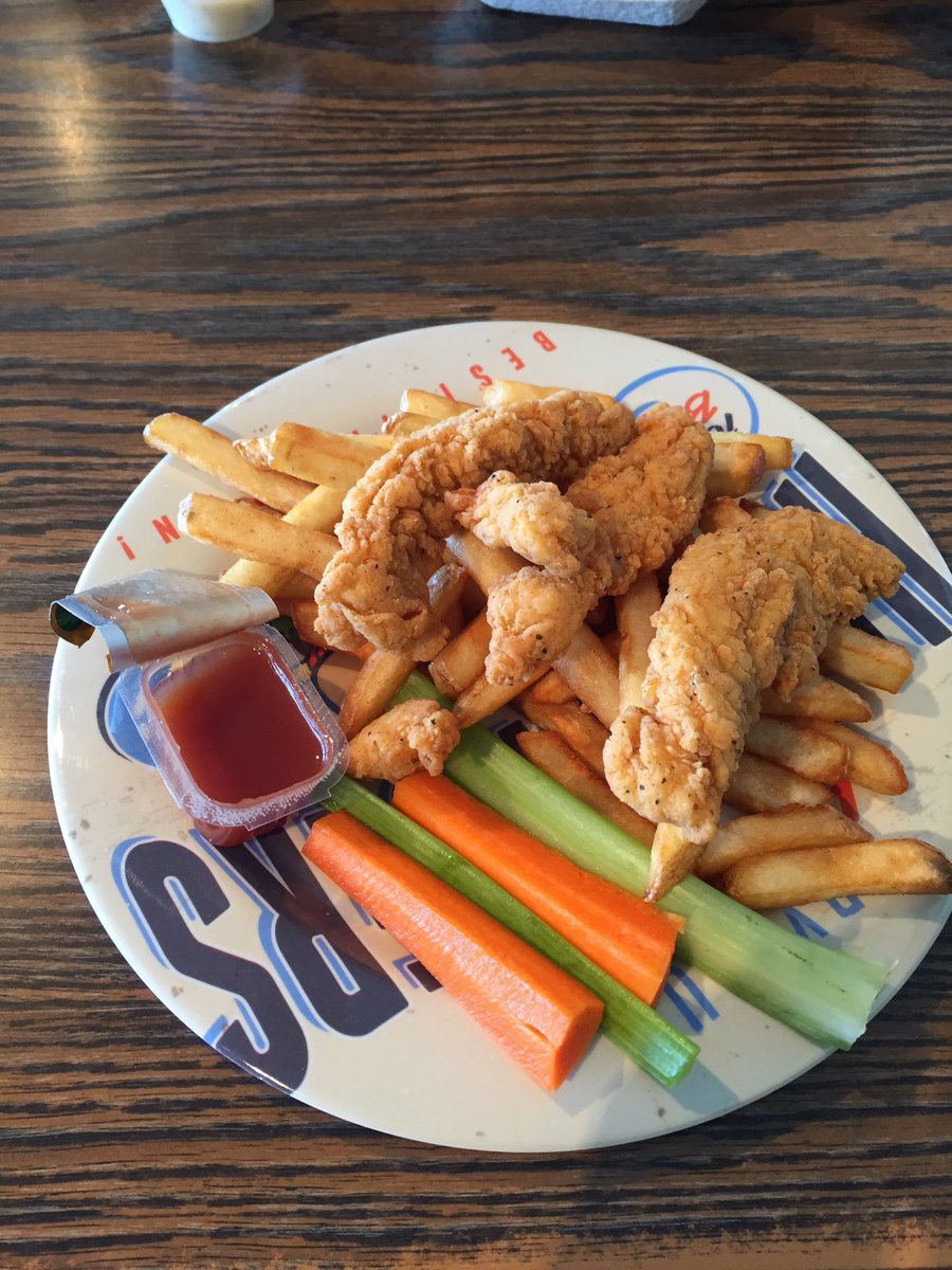 <a href="/DariIsle/">Dari Isle Drive-In</a> mm 😍 first meal of the season 🍗