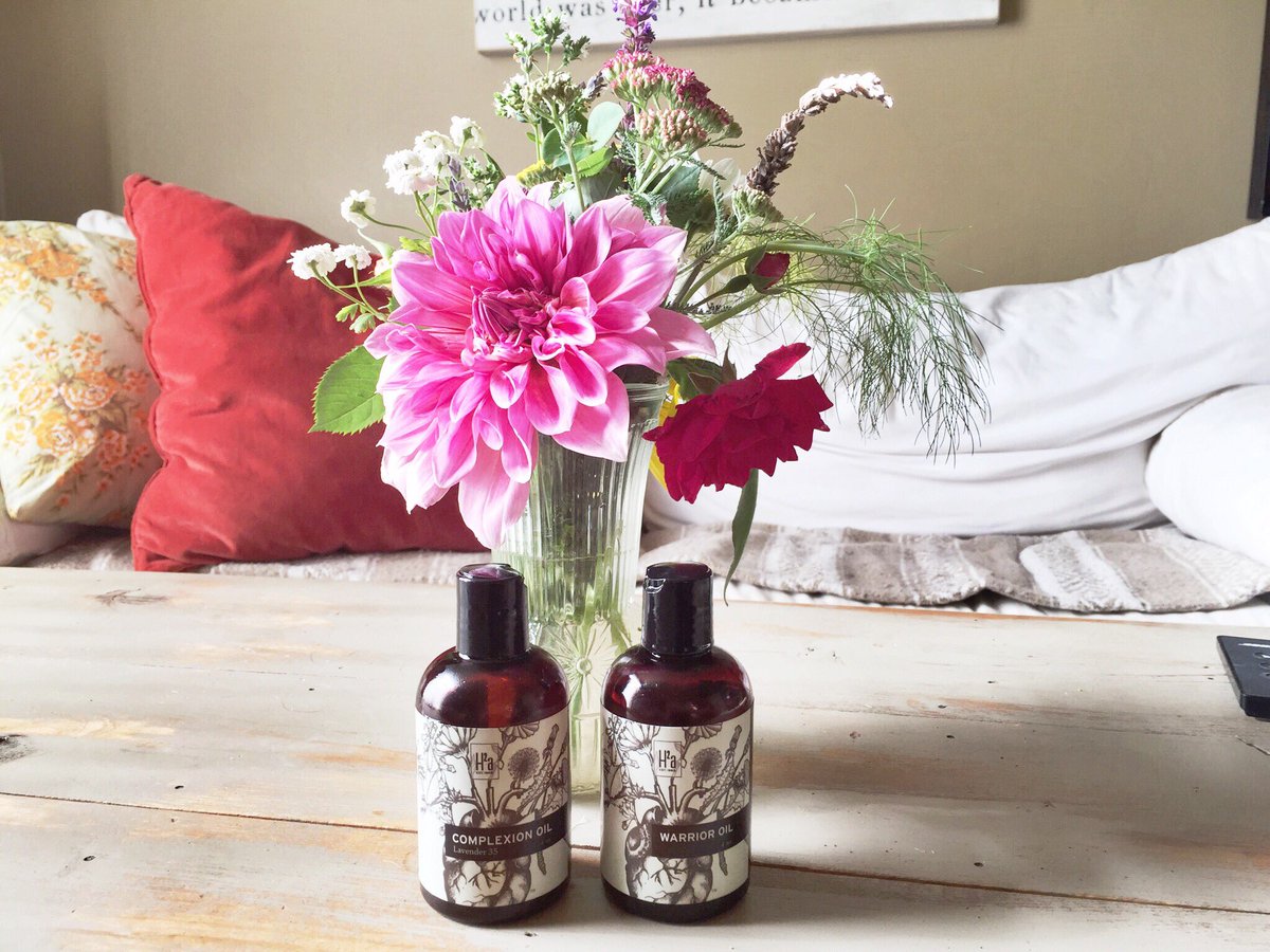 H2aProducts's tweet photo. Some weekend inspiration here at H2a💐 #almostfriday #flowers #H2aProducts #beauty #natural #weekend #goals https://t.co/8jBr38tiGF