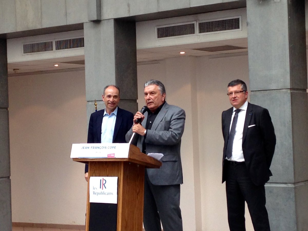 j_paulfournier's tweet photo. @jf_cope à @nimes ce soir pour présenter ses 15 ordonnances pour un #SursautFrancais #Primaires2016 https://t.co/L1M5RNSzRs