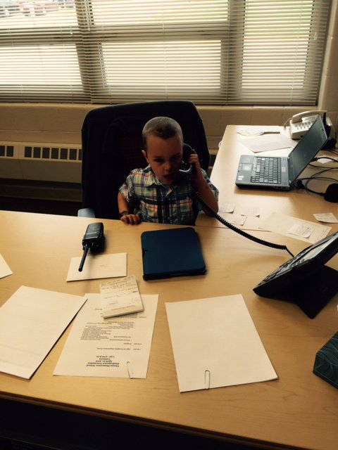 ViennaES's tweet photo. Our Principal for the Day is working hard to #saveFCPS https://t.co/1fZW34sel1