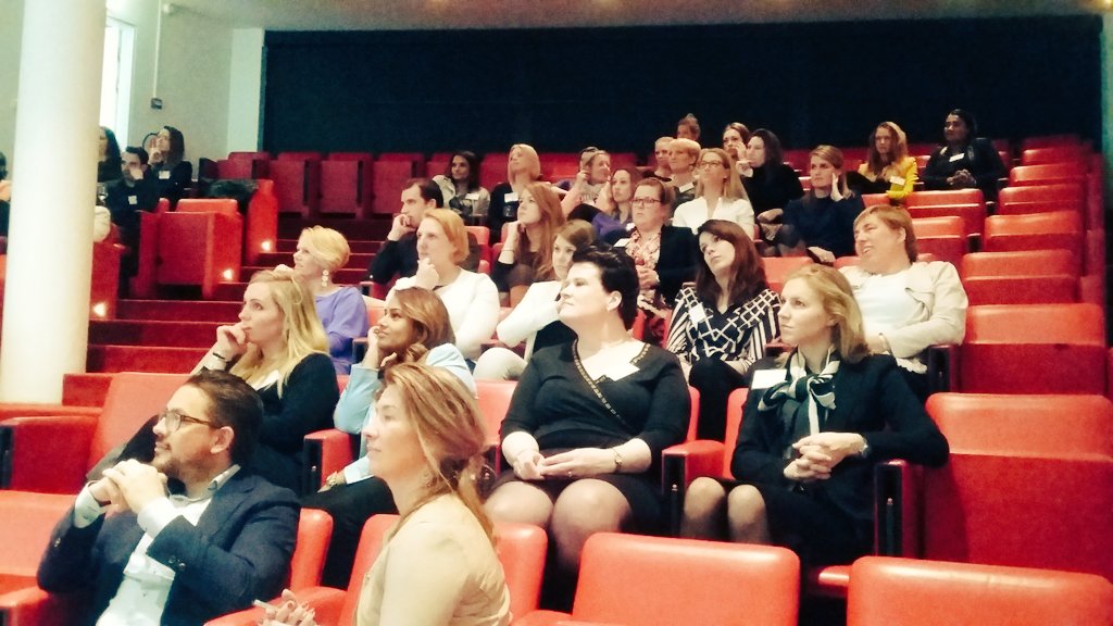 SecretaryPlusNL's tweet photo. Een inspirerende en informatieve avond tijdens de Direct Team Booster #DirectTeam #AssistantDay #onzetoppers https://t.co/r1gLU1Khsn