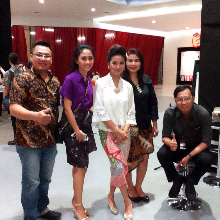jerryathia88's tweet photo. 21042016
Tribute to Kartini #hosting #soloparagonmall #done #thxAll https://t.co/p8YEbTaPZW