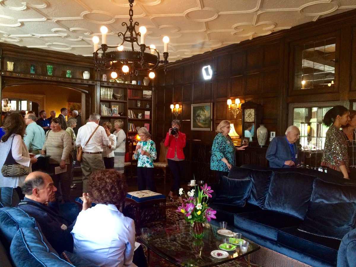 OhioArtsCouncil's tweet image. Spring has sprung &amp;amp; the Governor's Residence was full of artists and supporters for Spotlight #ArtsOhio 💐