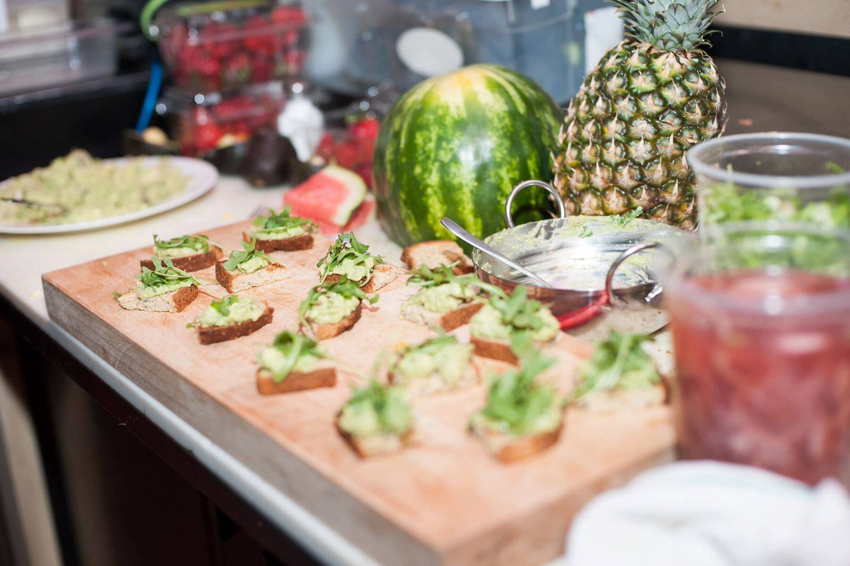 Pain #CannelleBoulangerie de votre choix, purée d'avocats et roquettes, tout pour satisfaire vos papilles ;)